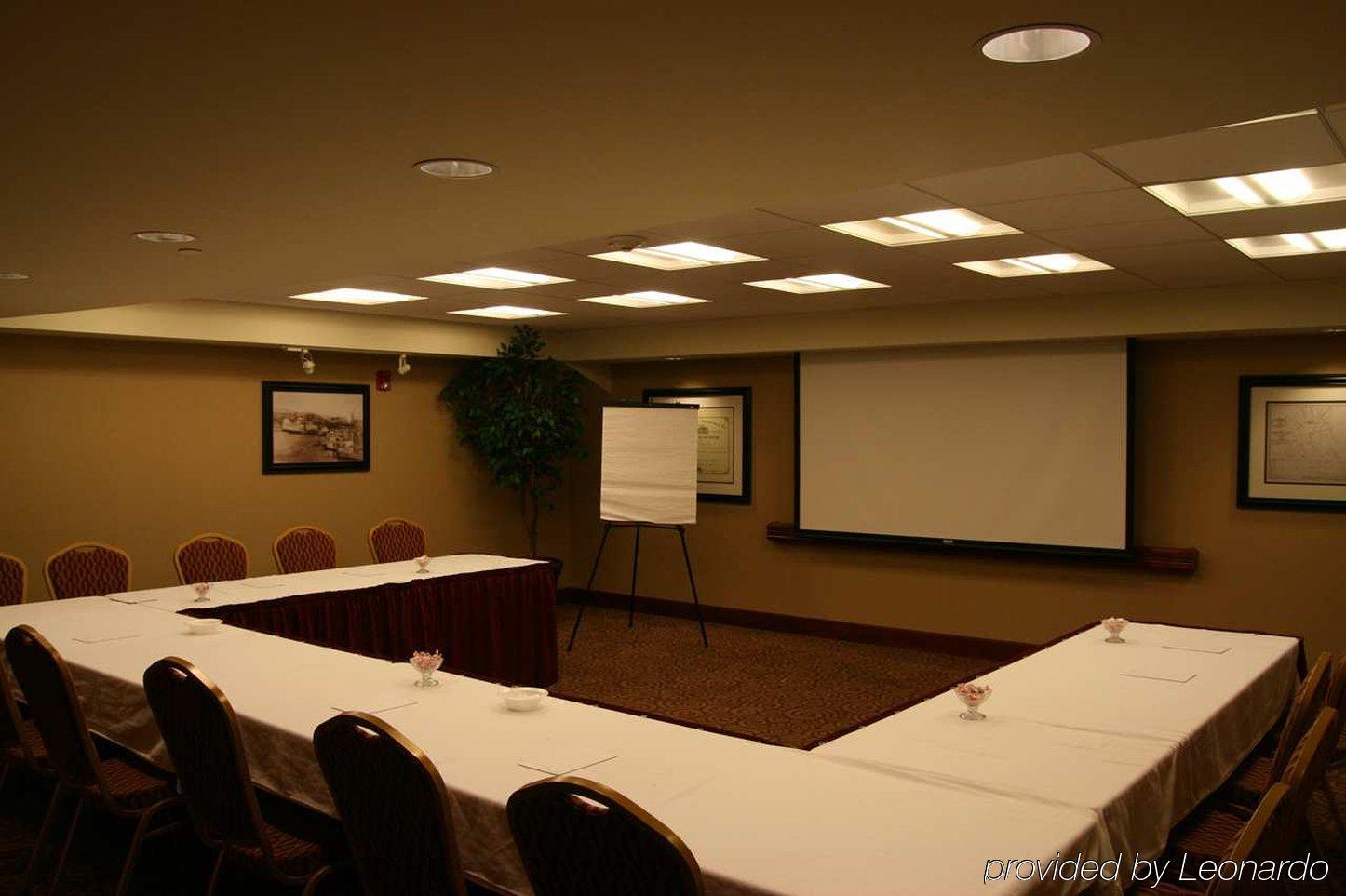 Hampton Inn Dubuque Afaceri foto